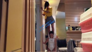 最强女m：全新风格女女踩踏人肉舞毯！-YC-190802-6