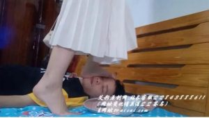 【00后小宛】小宛早期高跟鞋，裸足踩踏