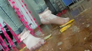 【少女宿舍】馨雨臭袜子帆布鞋爆你狗头-97LZTD-102757