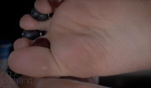 Feet Eater-97LZTD-102876