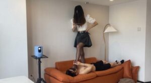 【黑丝诱惑】素人篇：专业舞蹈演员馨馨的初次拍摄 YC-240727-97LZTD-102946