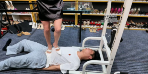 80斤的M终结者 已踩哭不下两位数擅长超重耳光-97LZTDGXFC-00000313271721