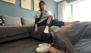 【念安工作室】大三职业学姐调教新来的小奴-97LZTDGXFC-00000313271937